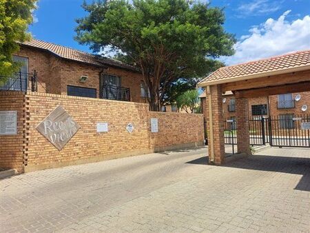 2 Bedroom Apartment in Weltevreden Park