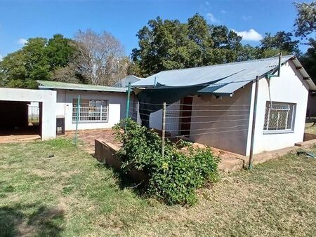 1 Bedroom Apartment in Kameeldrift West