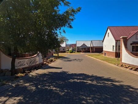 3 Bedroom Townhouse in Boschkop
