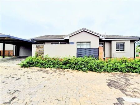 3 Bedroom House in Waterkloof Ridge