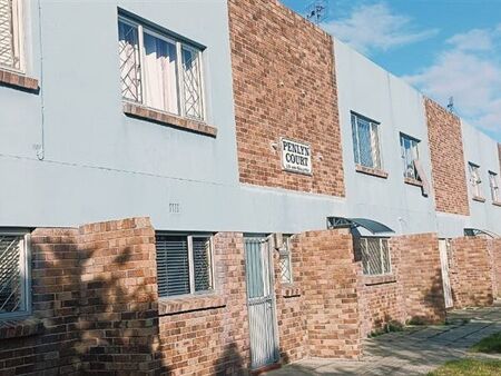 2 Bedroom Flat in Penlyn Estate