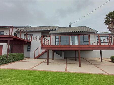 5 Bedroom House in Mossel Bay Central