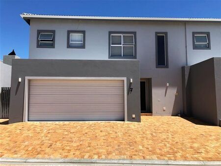 3 Bedroom House in Sandown