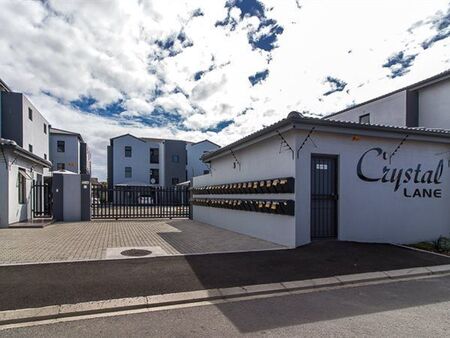 3 Bedroom Apartment in Parklands