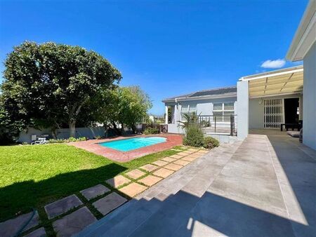 3 Bedroom House in West Beach