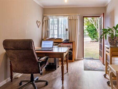1 Bedroom Flat in Constantia
