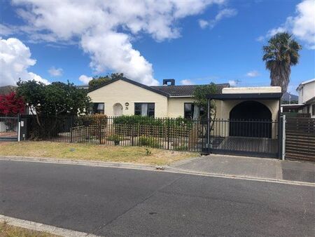 3 Bedroom House in Diep River