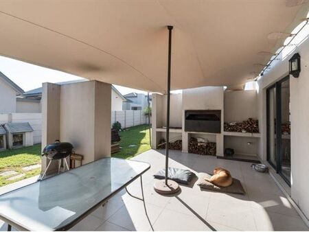 4 Bedroom House in Burgundy Estate
