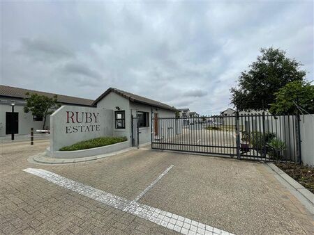 2 Bedroom Apartment in Burgundy Estate