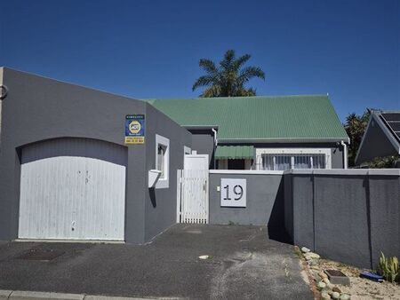 2 Bedroom Townhouse in Plattekloof Glen