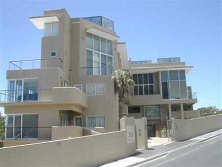 2 Bedroom Apartment in Vredehoek