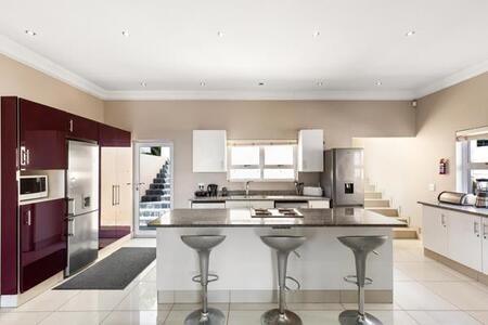 5 Bedroom House in Walmer Estate