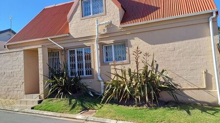 3 Bedroom townhouse - freehold to rent in Voorbaai, Mossel Bay