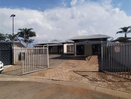 0.5 Bedroom Flat in Doornpoort