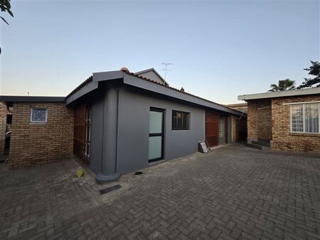 4 Bedroom House in Marlboro