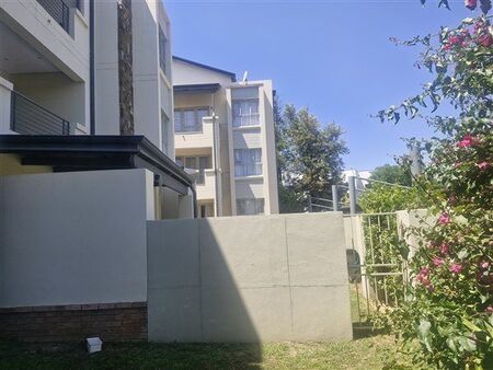 1 Bedroom Apartment in Parktown North