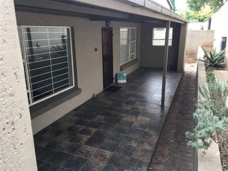 1 Bedroom Garden Cottage in Darrenwood