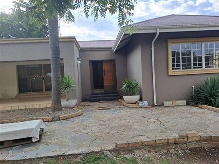 3 Bedroom House in Roosevelt Park