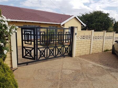 3 Bedroom House in Naturena
