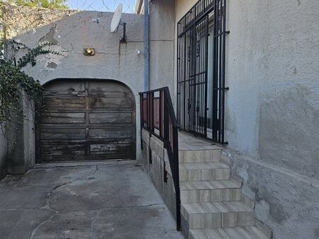 2 Bedroom House in Kensington