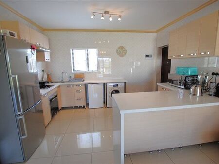 3 Bedroom Apartment in Broadacres