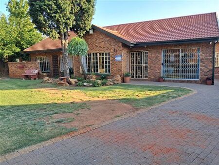 3 Bedroom House in Dersley
