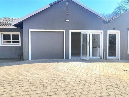 1 Bedroom Apartment in Klippoortje