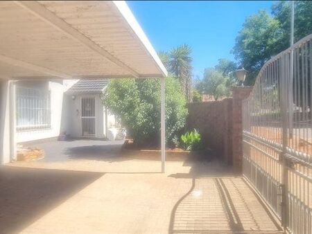 4 Bedroom House in Dalpark