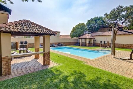 2 Bedroom Apartment in Ravenswood