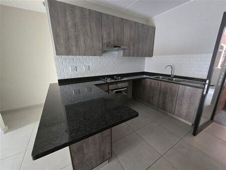 3 Bedroom Apartment in Bartlett