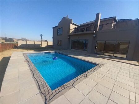 4 Bedroom House in Raslouw