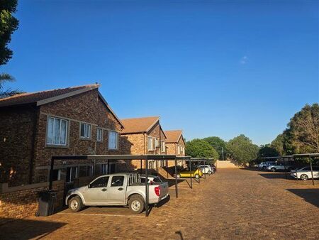 2 Bedroom Townhouse in Heuwelsig Estate