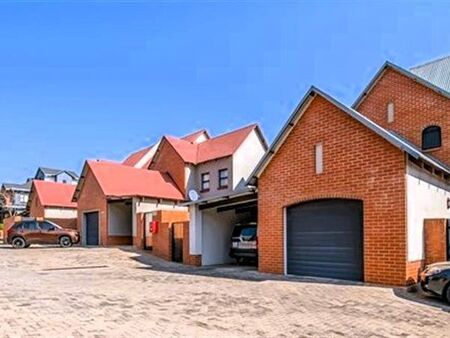 3 Bedroom Duplex in Heritage Hill