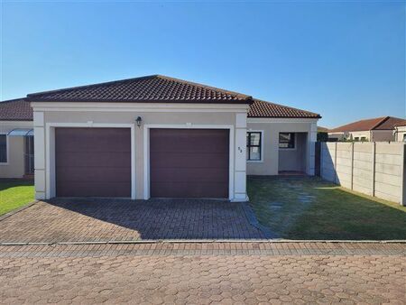 3 Bedroom Townhouse in Lorraine