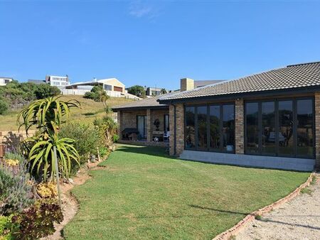 2 Bedroom House in Paradise Beach