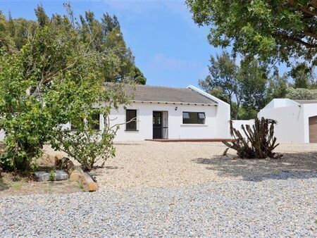 3 Bedroom House in Edgemead