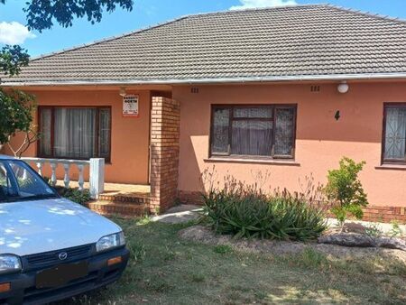 3 Bedroom House in Chrismar