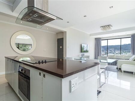 2 Bedroom Apartment in Vredehoek