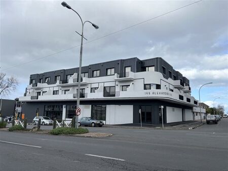 1 Bedroom Apartment in Somerset West Central