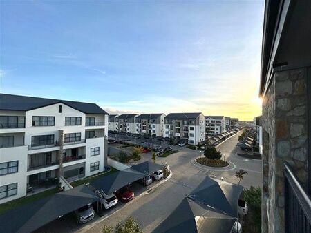 1 Bedroom Apartment in Somerset West Central