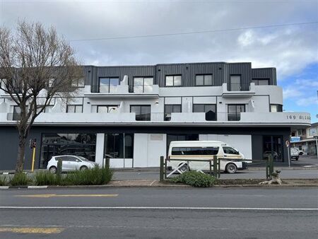 1 Bedroom Apartment in Somerset West Central