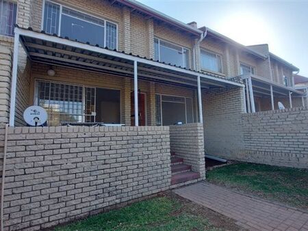 3 Bedroom Apartment in White River Central