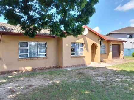 3 Bedroom House in Wild En Weide