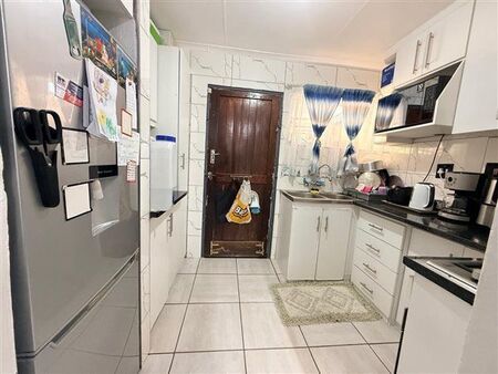 3 Bedroom House in Brackenham