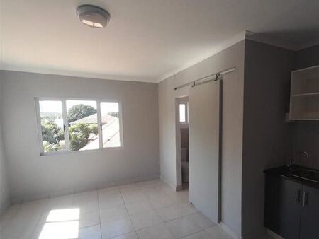 Studio Apartment in Berea West