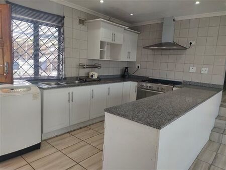 3 Bedroom House in Malvern