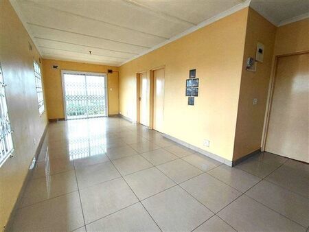 2 Bedroom House in Eastbury