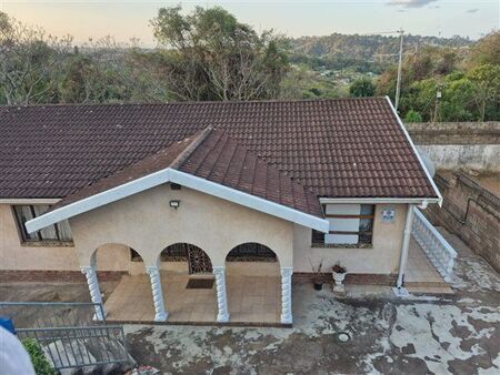 3 Bedroom House in Shallcross