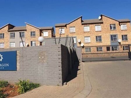 2 Bedroom Apartment in Roodepoort Central