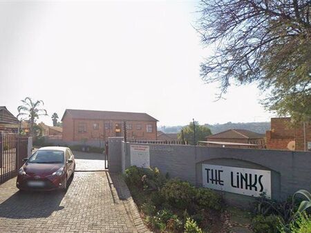 2 Bedroom Apartment in Wilgeheuwel